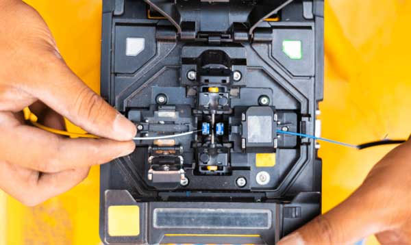 Fusion Splice (Kaynaştırma Yöntemi) ile Fiber Optik Kablo Ekleme fusion-splice-kaynastirma-yontemi-fiber-ekleme